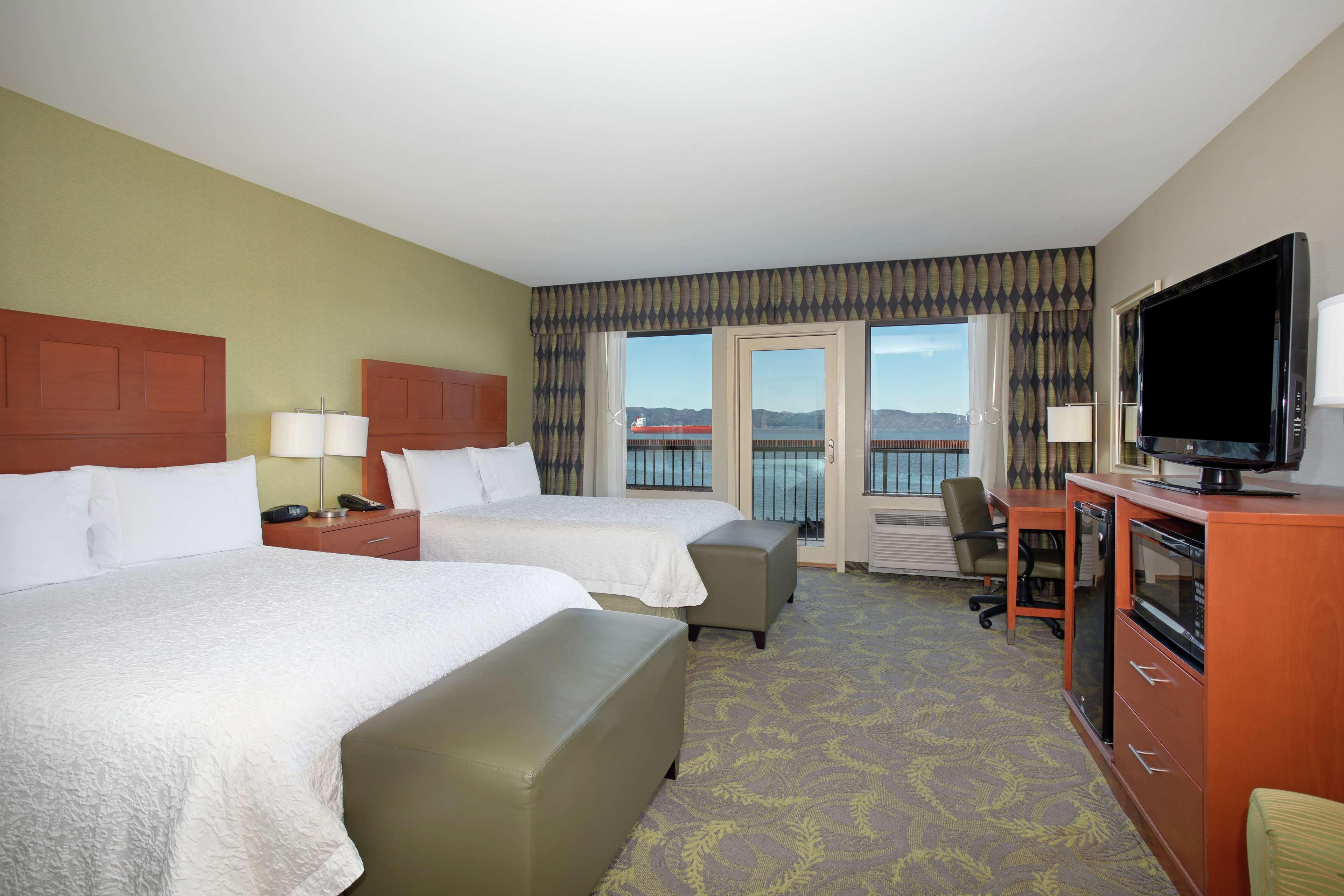 Hampton Inn & Suites אסטוריה מראה חיצוני תמונה