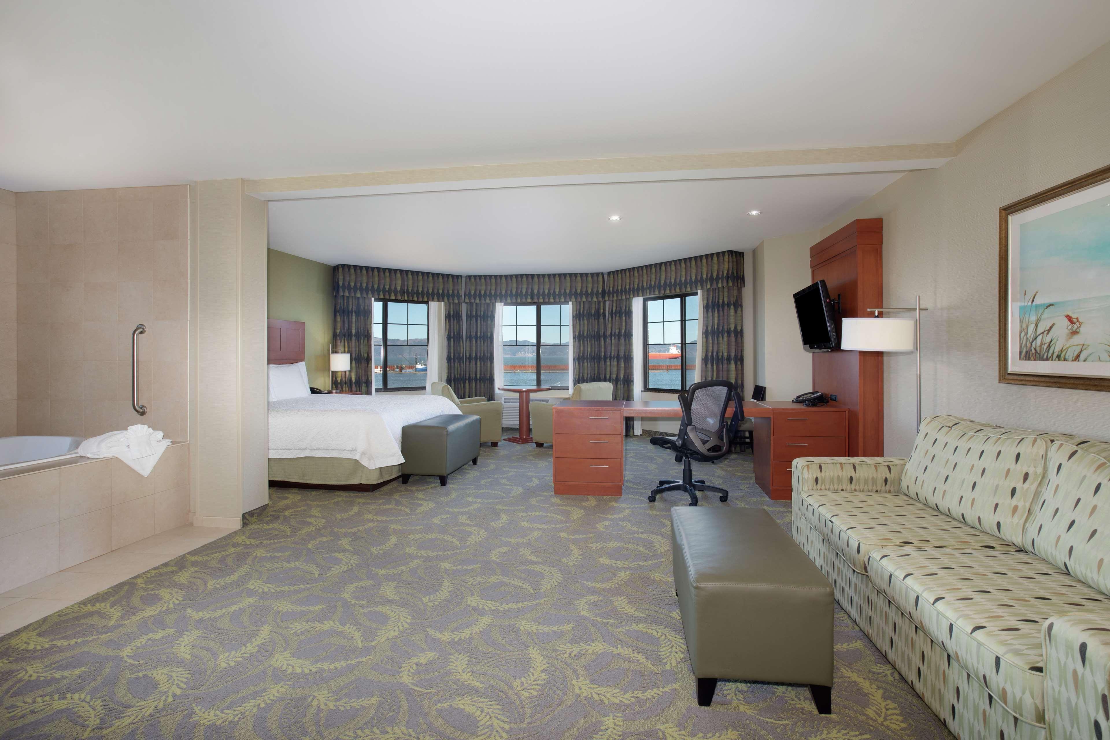 Hampton Inn & Suites אסטוריה מראה חיצוני תמונה