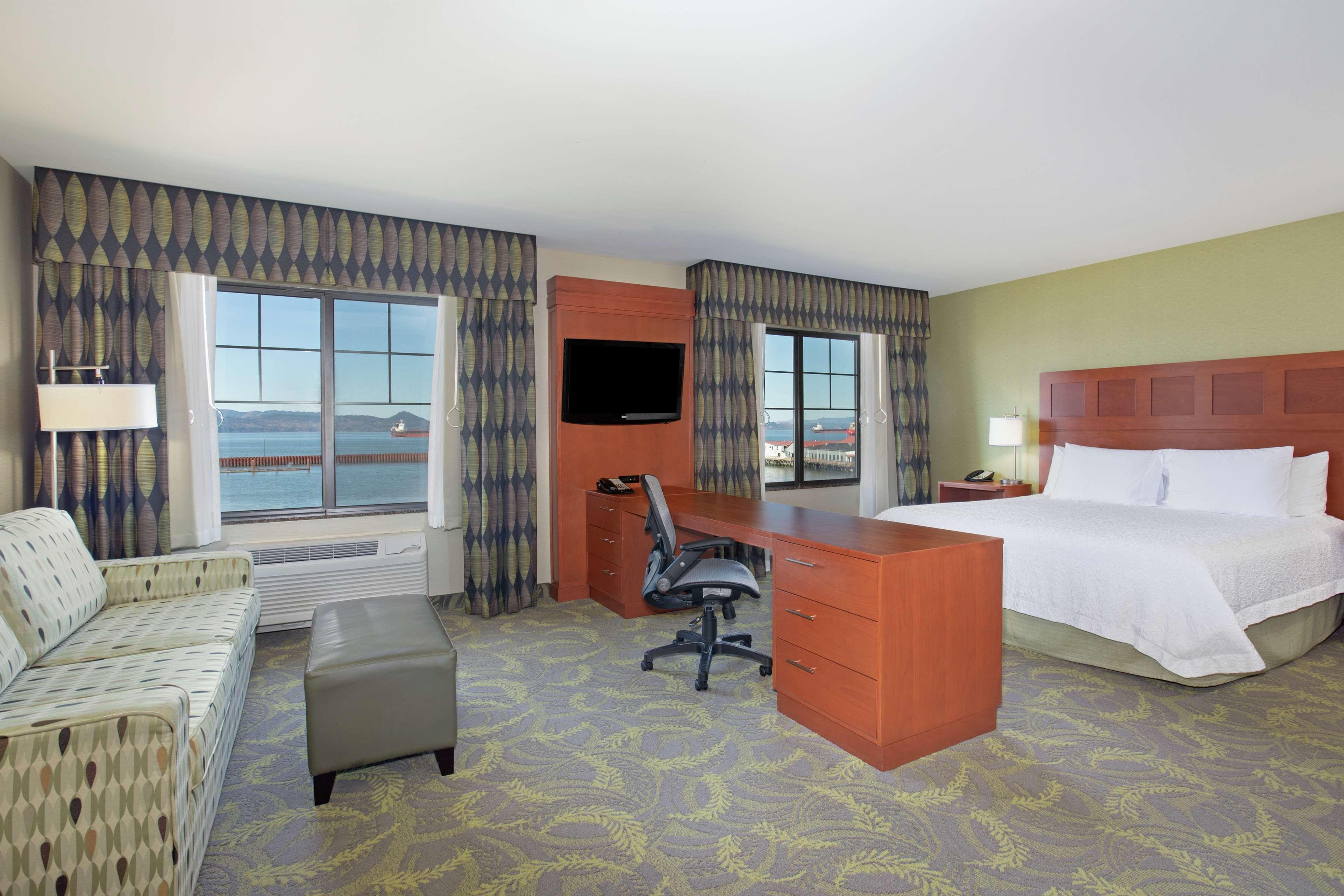 Hampton Inn & Suites אסטוריה מראה חיצוני תמונה